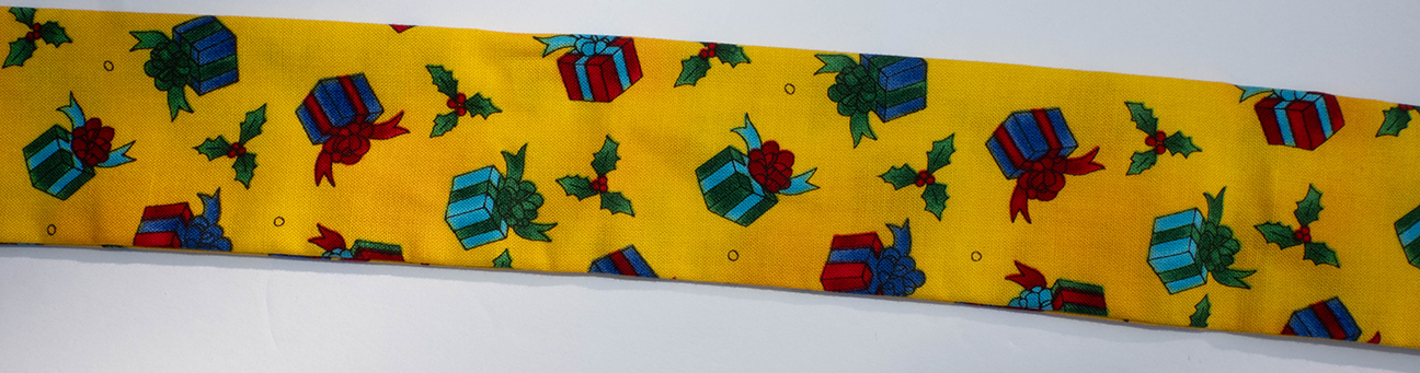 christmas-presents-dog-collar-cover
